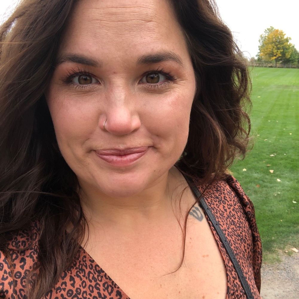 Meet your Posher, Corinne